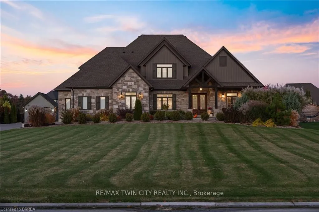 24 Tedley Blvd, Brantford, ON N3T 0E3