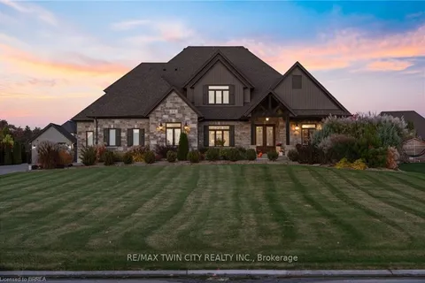 24 Tedley Blvd, Brantford, ON N3T 0E3