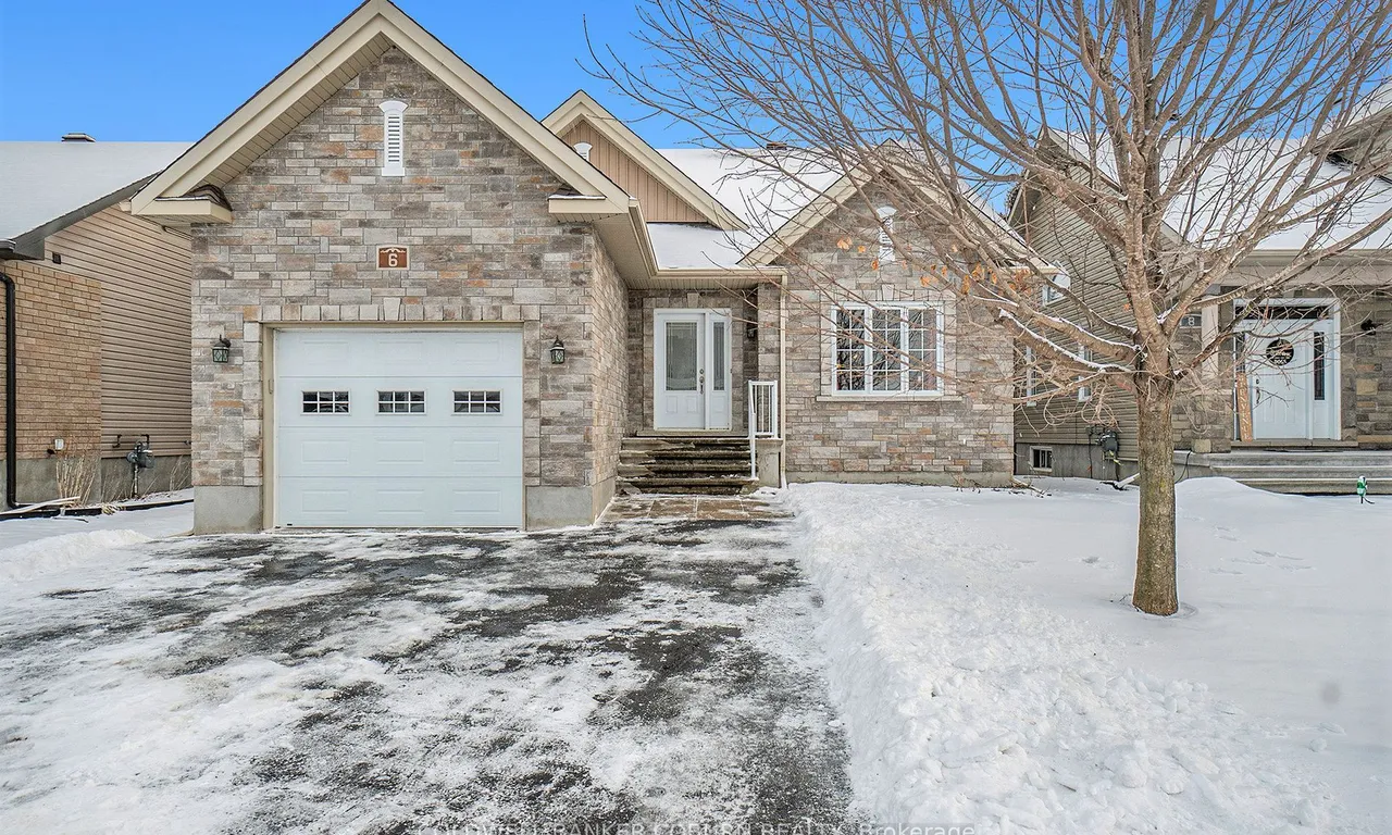 6 Provost St, North Stormont, ON K0A 1R0