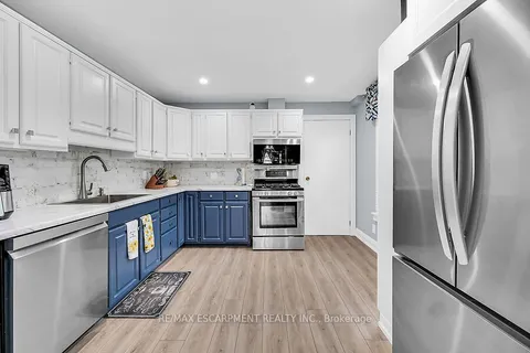 214 East Ave, Hamilton, ON L8L 5J3