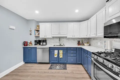 214 East Ave, Hamilton, ON L8L 5J3