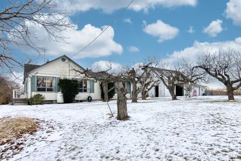 343 Church Rd, Niagara-on-the-Lake, ON L0S 1J0