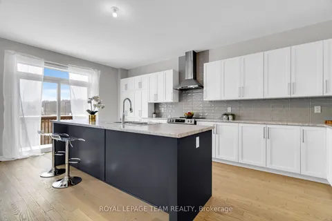 304 Cloyne Cres, Barrhaven, ON K2J 6W3