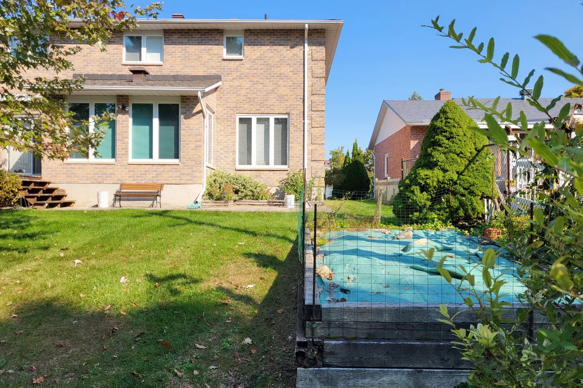 9 Davis Drive, ON K7A 5G7