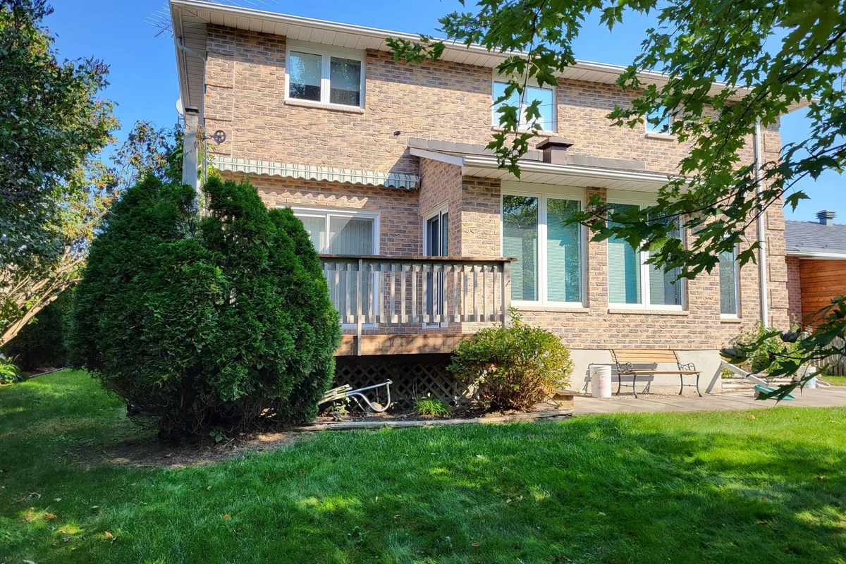 9 Davis Drive, ON K7A 5G7