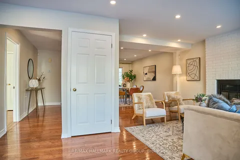 1035 Karsh Dr, Hunt Club - South Keys and Area, ON K1G 4N2