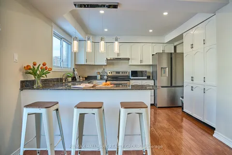1035 Karsh Dr, Hunt Club - South Keys and Area, ON K1G 4N2