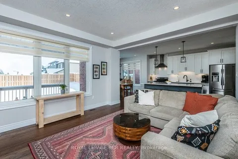 25 Tindall Cres, East Luther Grand Valley, ON L9W 7R9