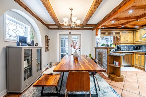 164 Edgemont St, Hamilton, ON L8K 2H9