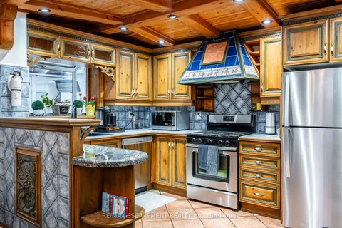 164 Edgemont St, Hamilton, ON L8K 2H9