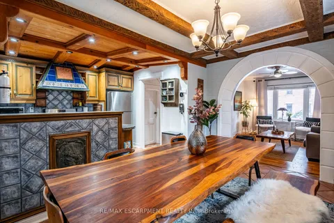 164 Edgemont St, Hamilton, ON L8K 2H9