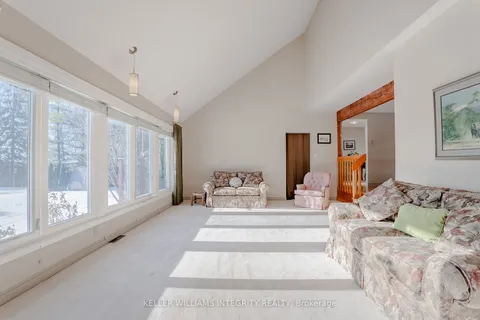 15220 Colonial Dr, South Stormont, ON K0C 1M0