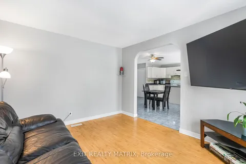 1052 Notre Dame St, Russell, ON K0A 1W1