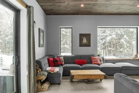 1039 Viewpoint Trail, Bracebridge, ON P1P 1L1