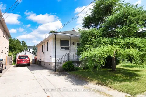 17 Craigroyston Road, Hamilton, ON L8H 1A2
