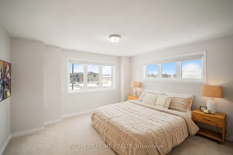 1070 CHAPMAN MILLS Dr, Barrhaven, ON K2J 6P5