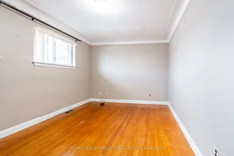 209 Nash Road, Hamilton, ON L8H 2P8
