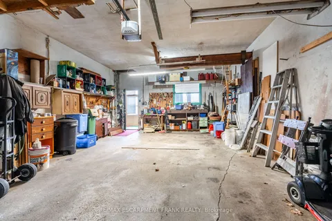 209 Nash Road, Hamilton, ON L8H 2P8