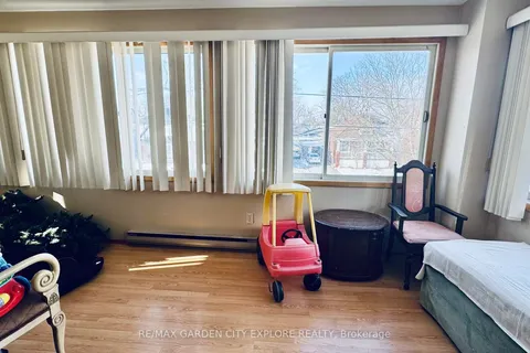 6296 Orchard Avenue, Niagara Falls, ON L2G 4H1