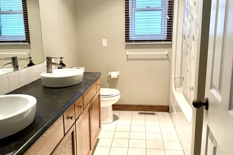 86 Glendale Drive, Tillsonburg, ON N4G 1J7