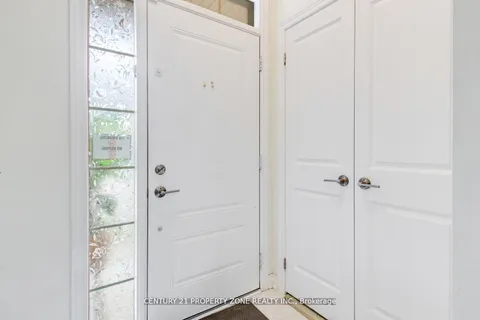 39 Pelican Lane, Hamilton, ON L8K 5J3