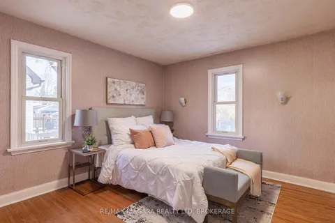 6049 Harold St, Niagara Falls, ON L2J 1M4