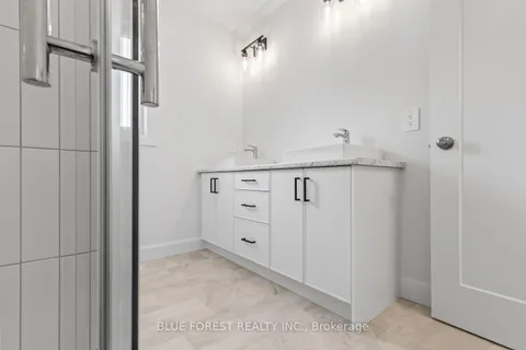 194-2 Mcrae Street, Southwest Middlesex, ON N0L 1M0