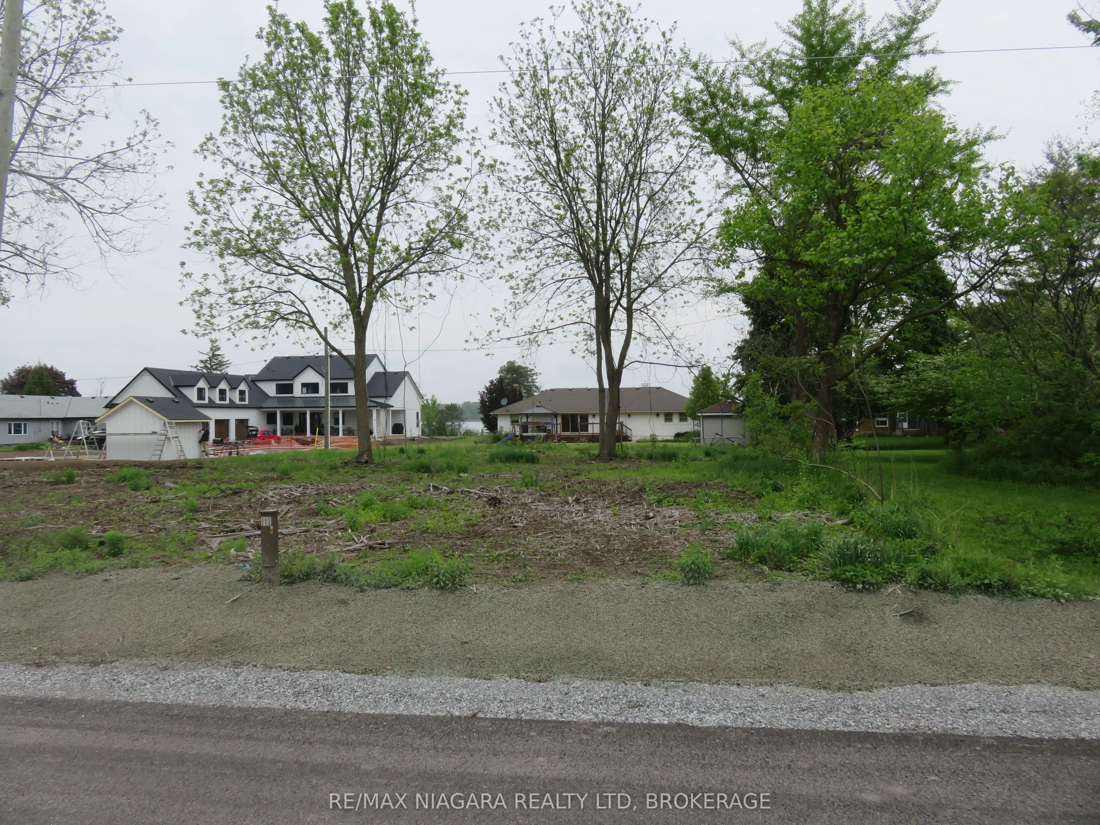 2156 Houck Crescent, Fort Erie, ON L2A 5M4