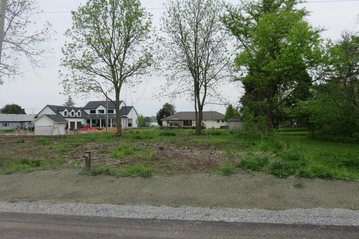 2156 Houck Crescent, Fort Erie, ON L2A 5M4