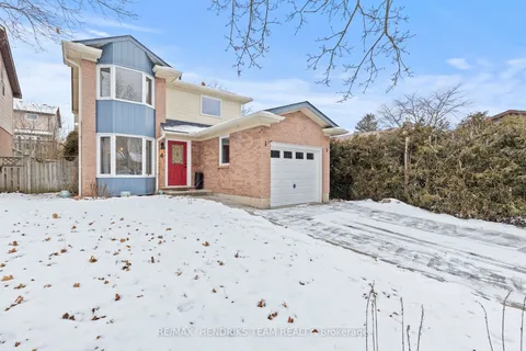 4 Knollwood Crt, Hamilton, ON L9H 3L5