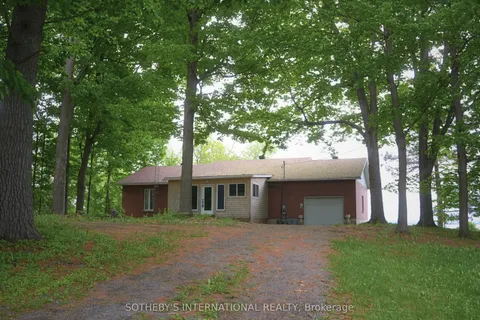 20820 South Service Road, South Glengarry, ON K0C 1N0