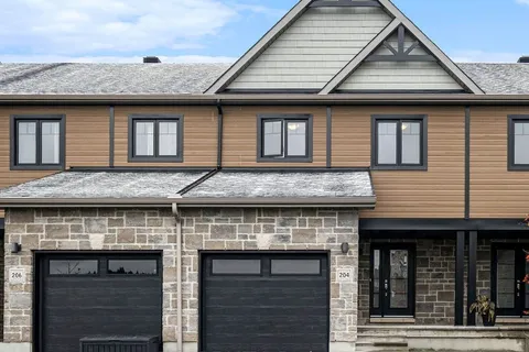 204 ST MALO Pl, Russell, ON K0A 1W0