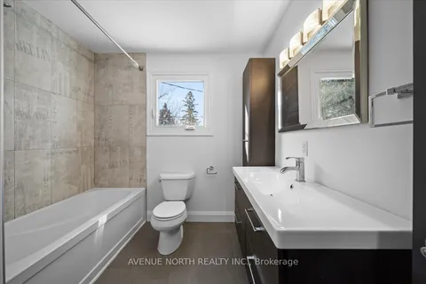 2226 Tawney Rd, Elmvale Acres and Area, ON K1G 1C6