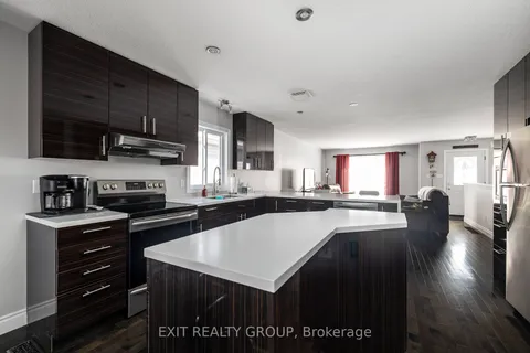 195 Nicholas St, Quinte West, ON K8V 6E8