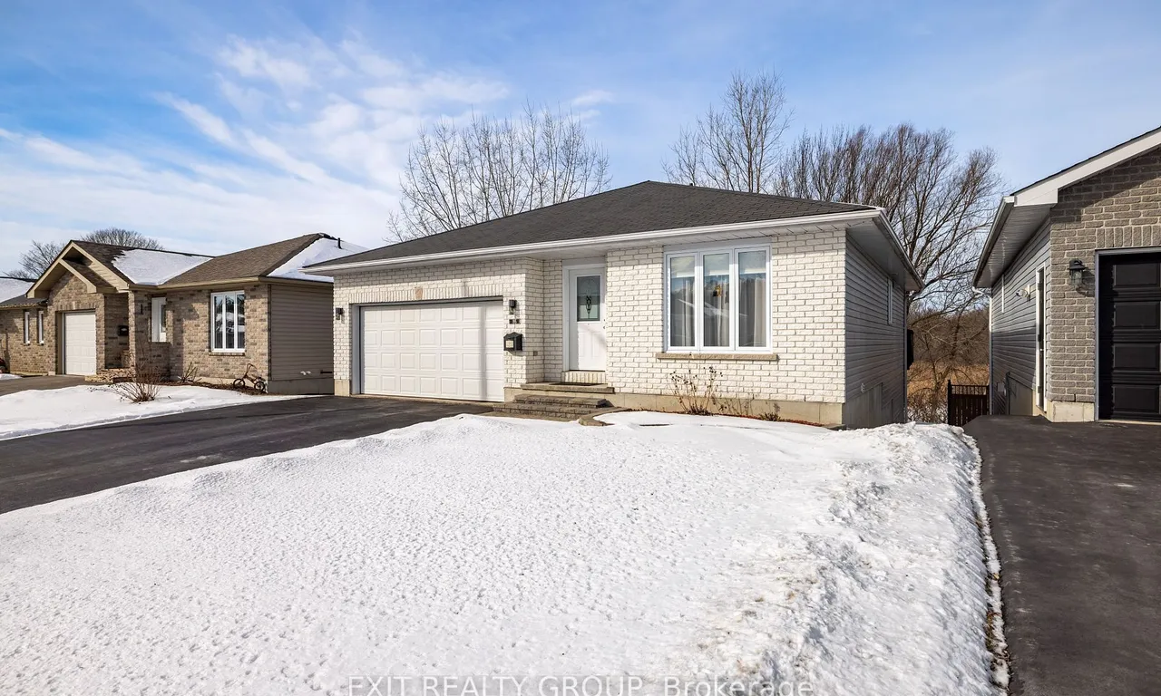 195 Nicholas St, Quinte West, ON K8V 6E8