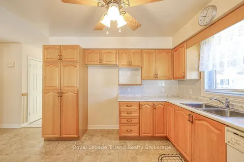 10 Armstrong Drive, Tillsonburg, ON N4G 5T3
