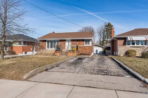 39 Wildewood Ave, Hamilton, ON L8T 1X4