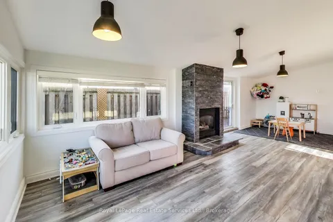 115 Sunrise Dr, Hamilton, ON L8K 4C5