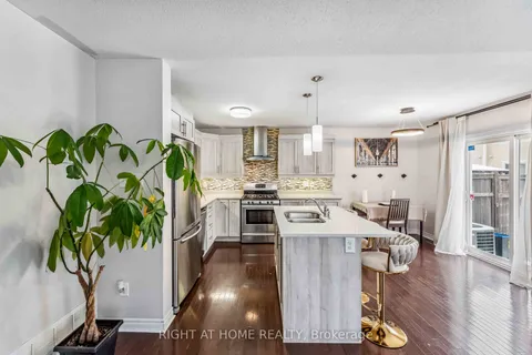1061 Pampero Cres, Stittsville - Munster - Richmond, ON K2S 0N5