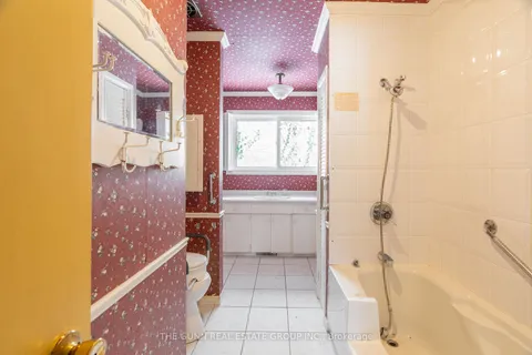 561 Middlewoods Dr, London, ON N6G 1W5