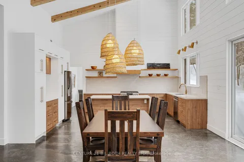 1532 Southwood Rd, Gravenhurst, ON P0E 1G0