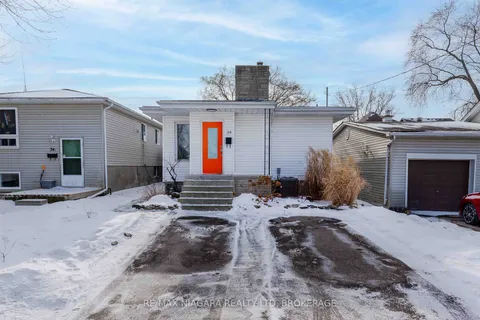 34 Durham Dr, St. Catharines, ON L2M 1C2