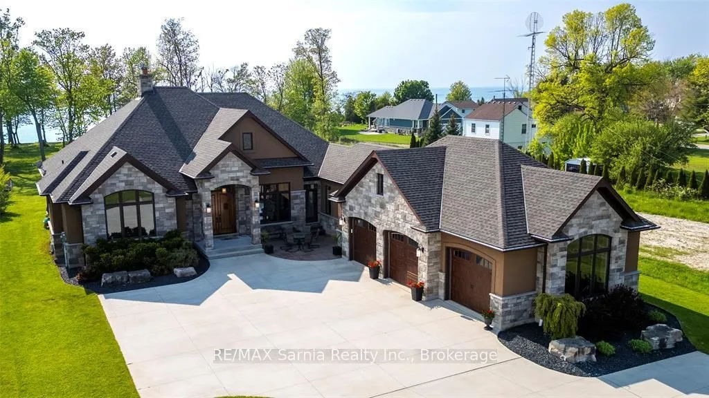 4005 Cullen Drive, Plympton-Wyoming, ON N0N 1J6