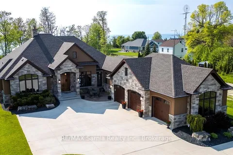 4005 Cullen Drive, Plympton-Wyoming, ON N0N 1J6