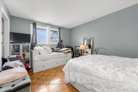 7583 Rainbow Crescent, Niagara Falls, ON L2G 7K5