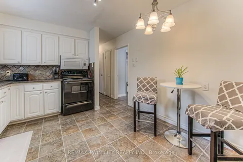 103 Vista Cres, Kitchener, ON N2M 4C8