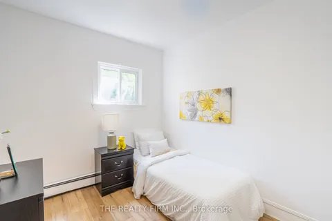 19 Regina Street, London, ON N5Y 3B6