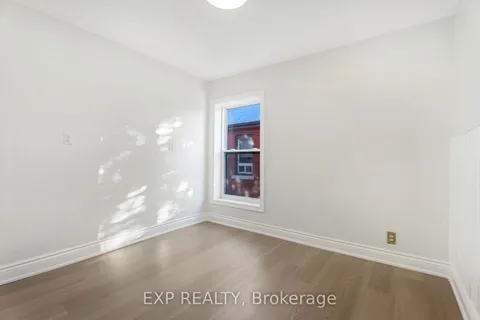 88 Clyde St, Hamilton, ON L8L 5R4