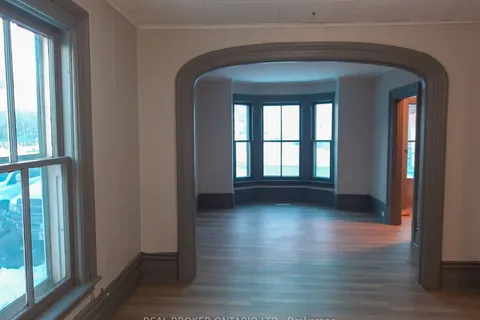 40-42 North Augusta Rd, Brockville, ON K6V 2X4