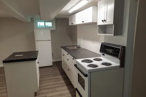 7617 Flewellyn Road, Stittsville - Munster - Richmond, ON K2S 1B6